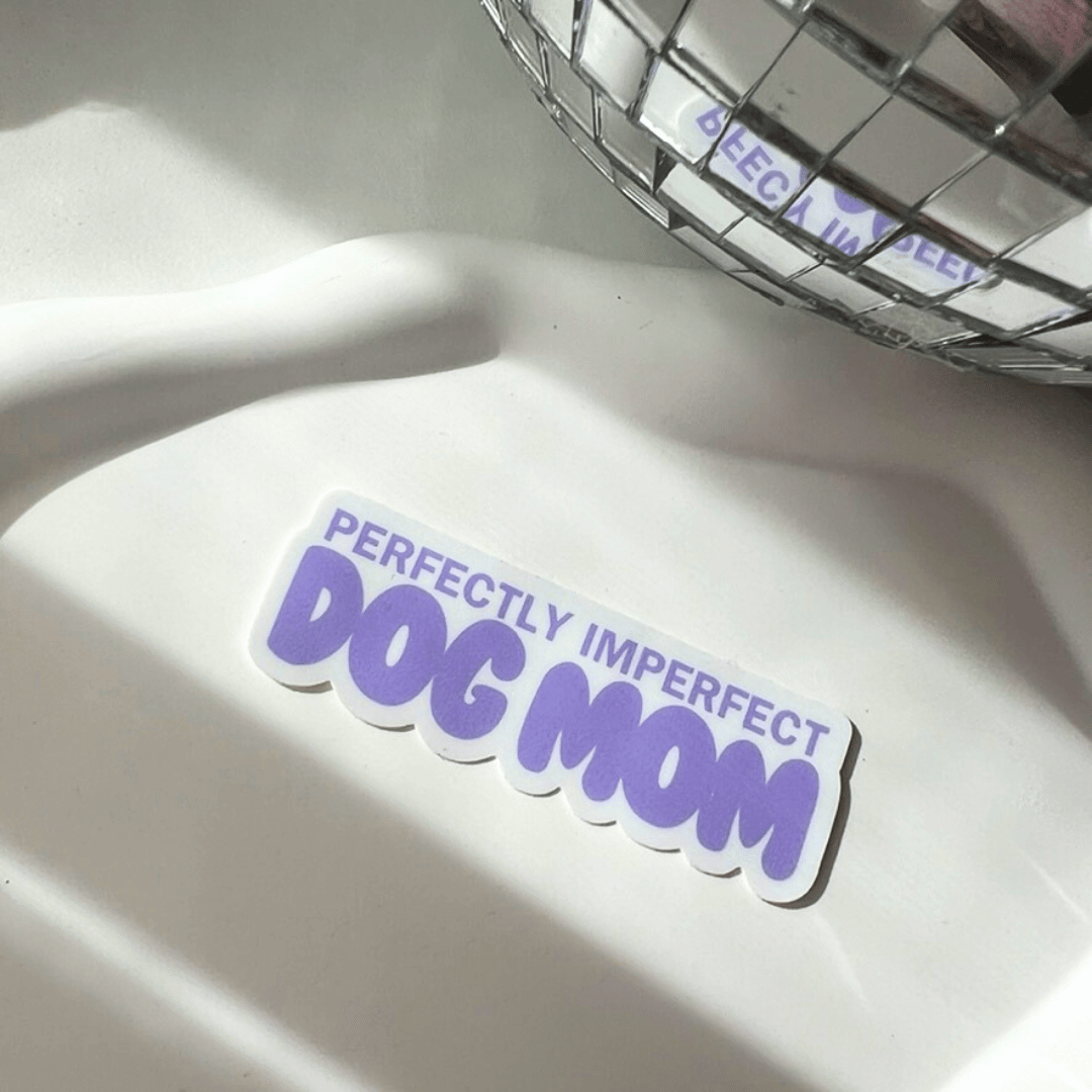 Sticker "Perfectly Imperfect Dog Mom" Lila